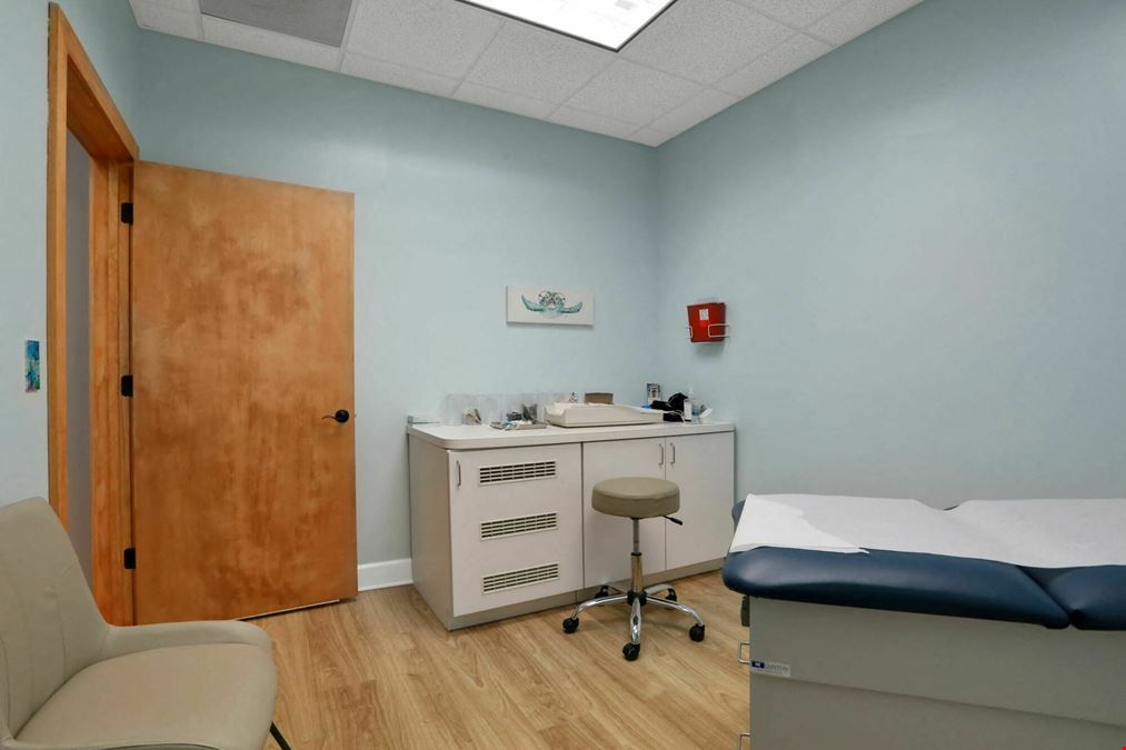 SUBLEASE 10365 Hood Rd S Ste 204