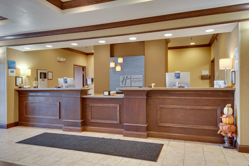 REIT Sale | Holiday Inn Express & Suites Mattoon Illinois