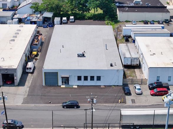 Preview of Industrial space for Rent at 868 Elston Street