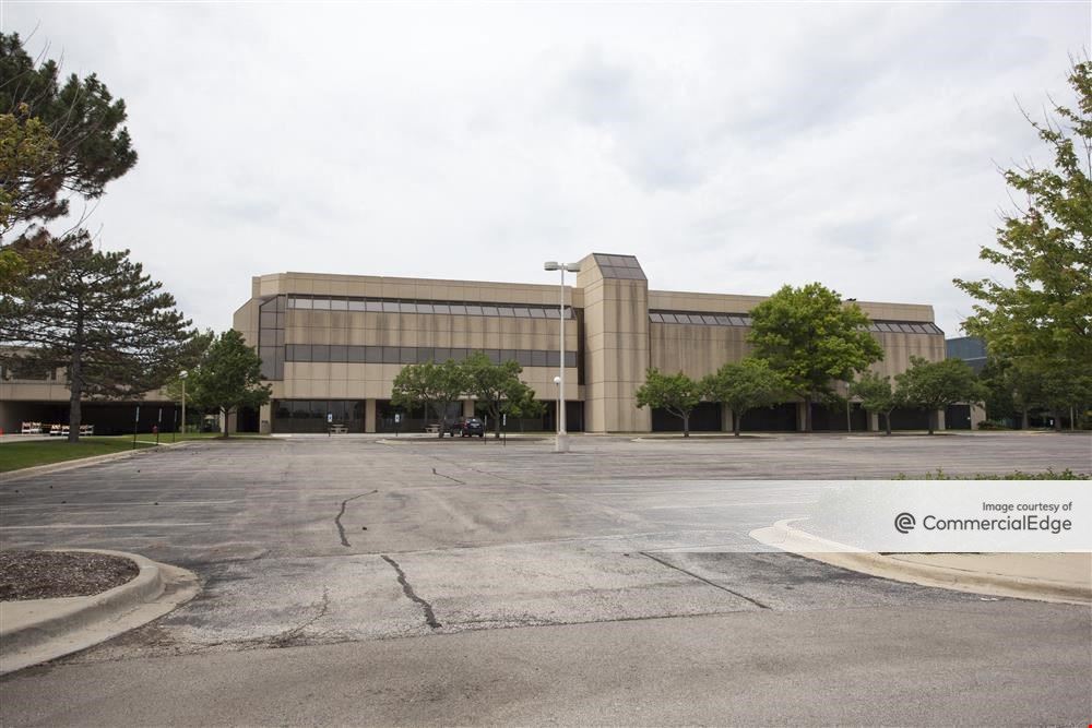 Kemper Lakes Business Center - Two Corporate Drive