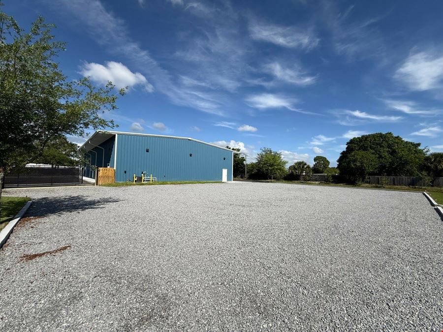Stand-Alone Warehouse with Yard