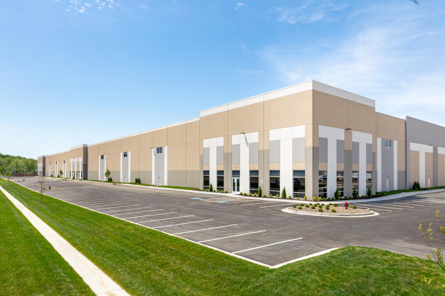 リクエストコーナー Lakeside Logistics Center Building 5 - 16000 Spencer Rd., St