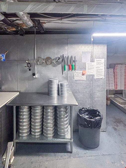 500 SF | 558 Driggs Avenue | Built Out Restaurant/Retail Space for Lease