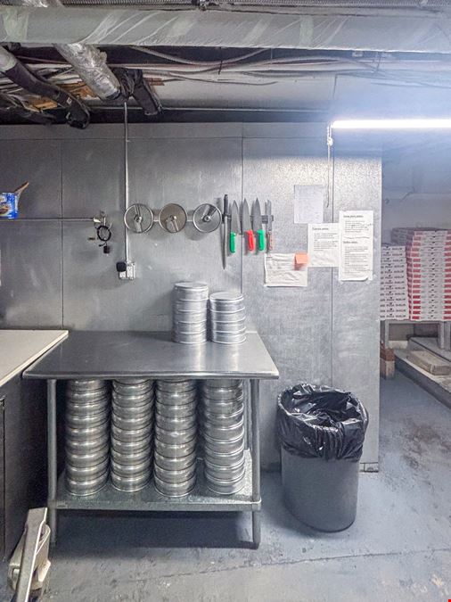 500 SF | 558 Driggs Avenue | Built Out Restaurant/Retail Space for Lease