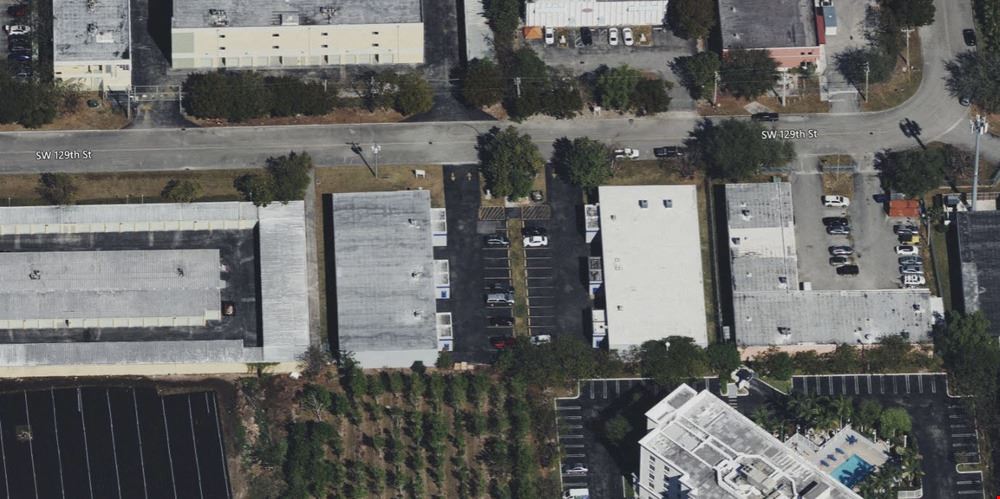 Kendall-Tamiami Warehouses Near Miami Executive Airport