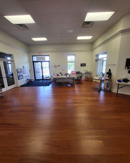 Retail/Showroom/Warehouse