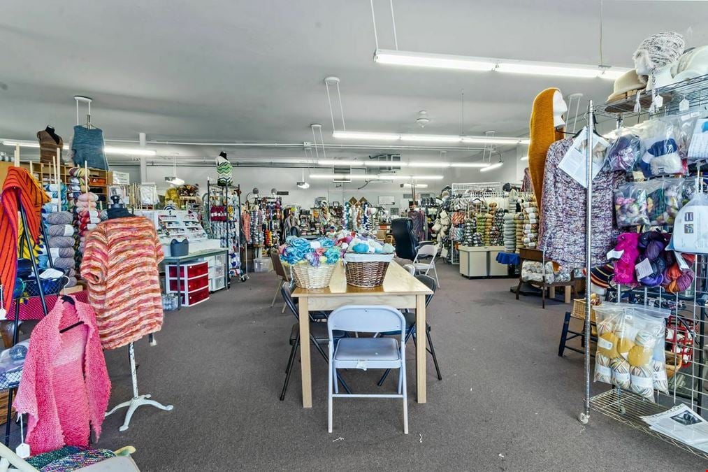 Rare 10% Cap Rate Retail Opportunity in Fountain Square