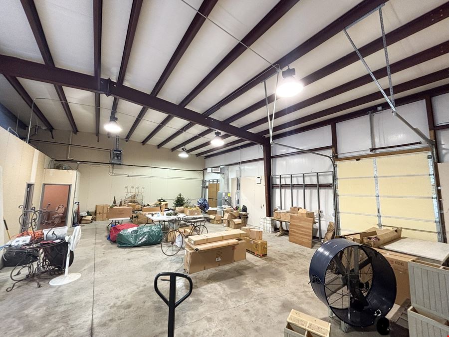 FOR LEASE: 2,500 SF Warehouse Space in Ozark