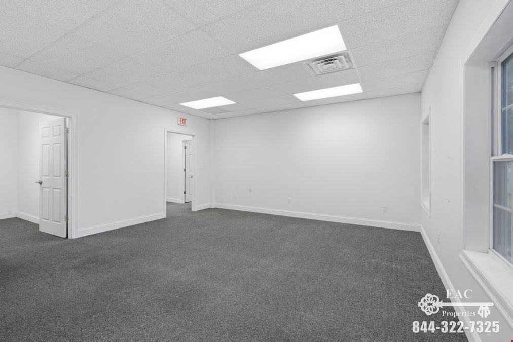 238 Monroe Turnpike, Monroe
