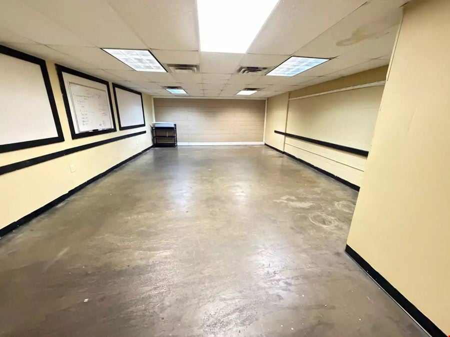 Robbs Lane Shopping Center
