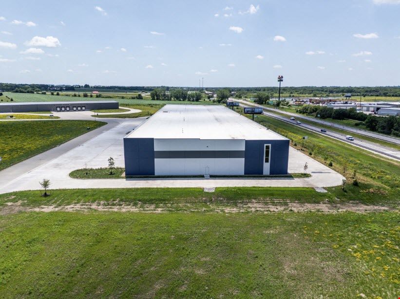 ±83,400 SF Industrial Class A BDLG Cedar Valley Crossing