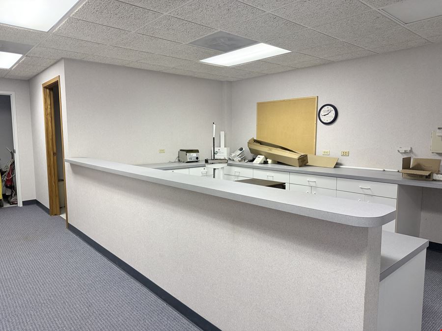 4.500 SF Office/ Medical Facility
