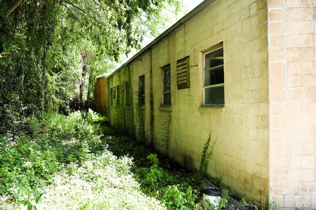 710 N. Perry St. - 2,381 SF Warehouse