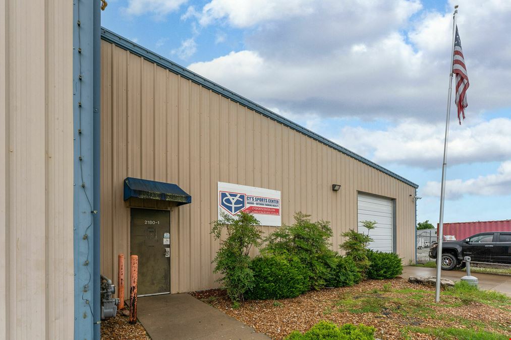 13,500 to 26,000 SF Office/Warehouse for Lease