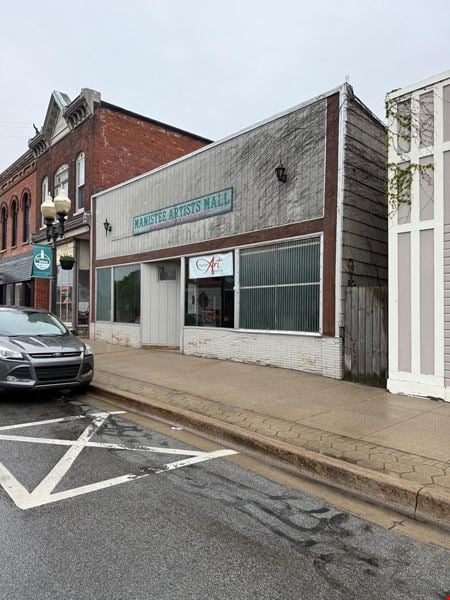 Preview of Retail space for Sale at 437 River St