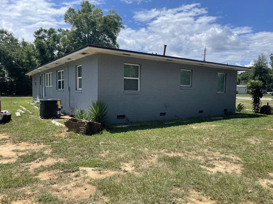 1833 SF Available Now on Creighton Road, Pensacola