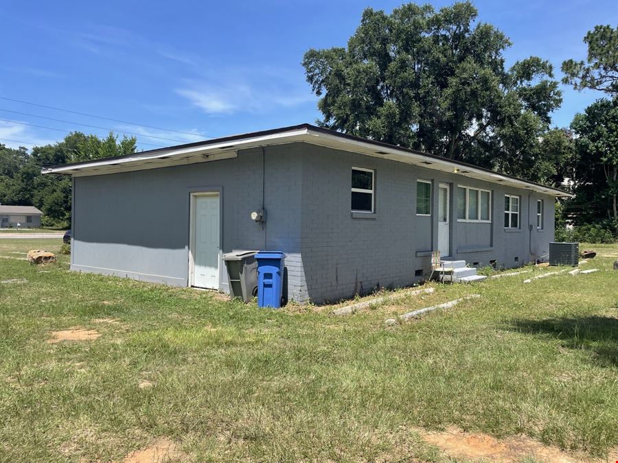 1833 SF Available Now on Creighton Road, Pensacola