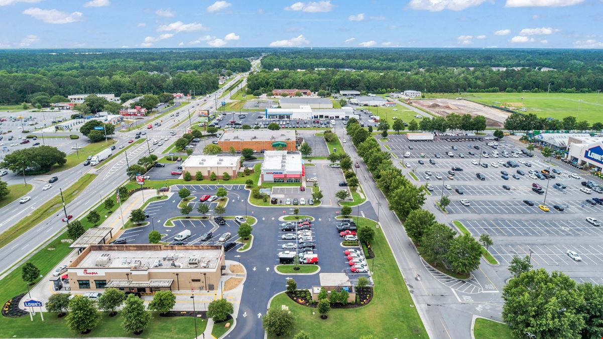 3,617 SF Retail Space | Anchored by Lowes | 36.2K VPD