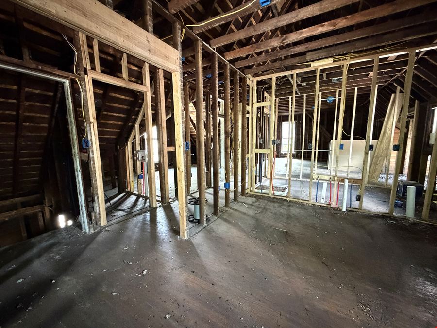 CONTRACTOR SPECIAL APARTMENT REDEVELOPMENT