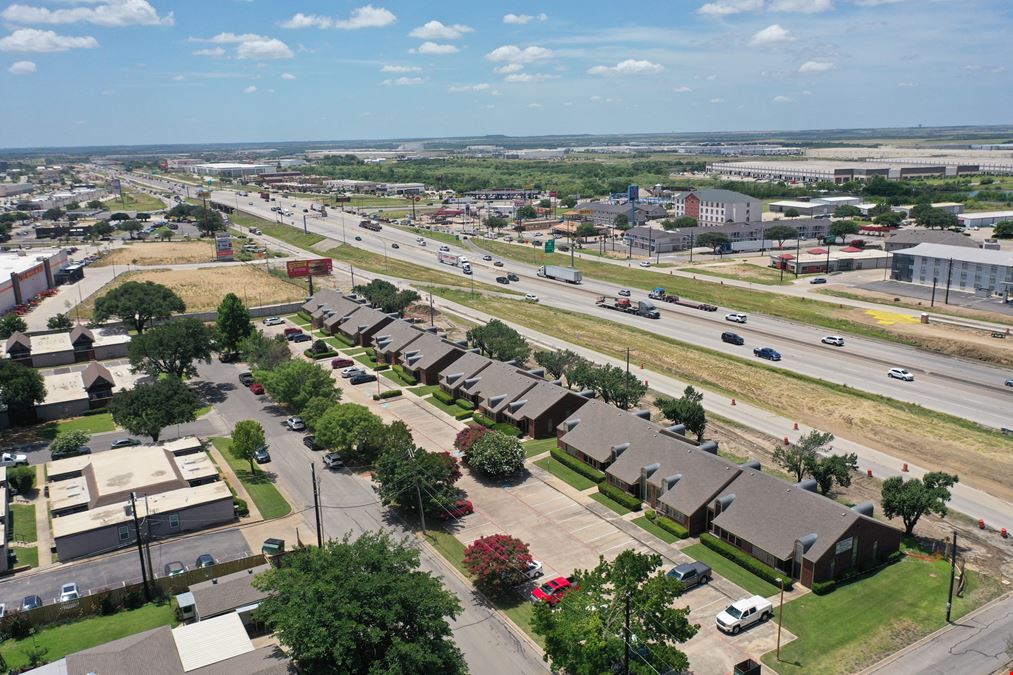 4234 N Interstate 35