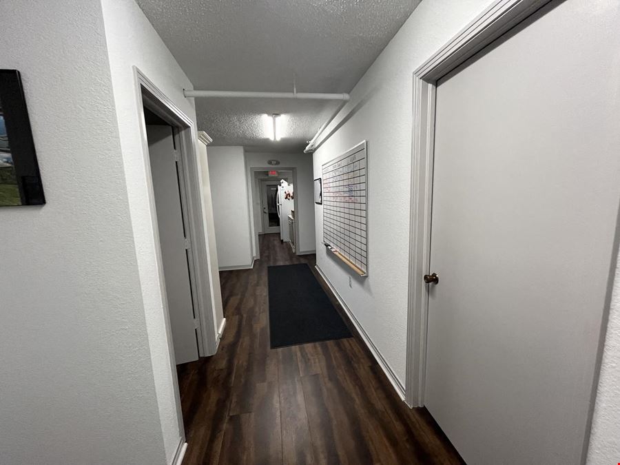 For Lease Lt Industrial 4002 sq. ft. Unit