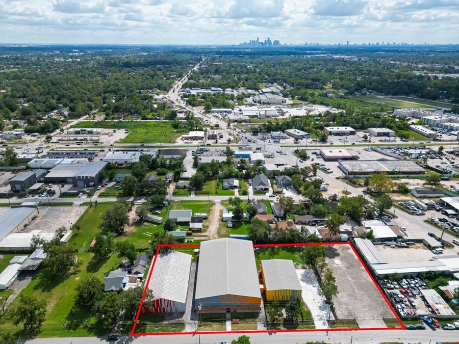 2202 Lone Oak
