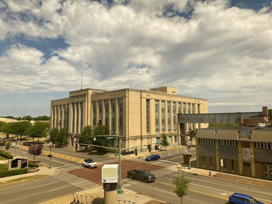 FORMER BANK HQ - CLASS A OFFICE