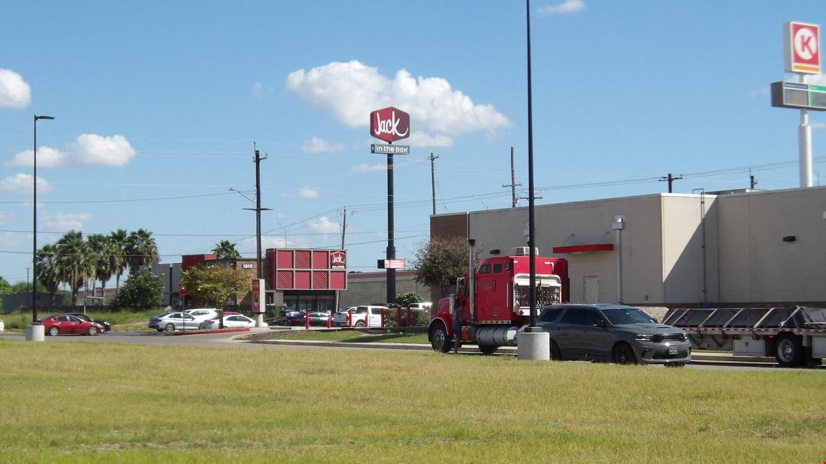 820 N FM 493 
