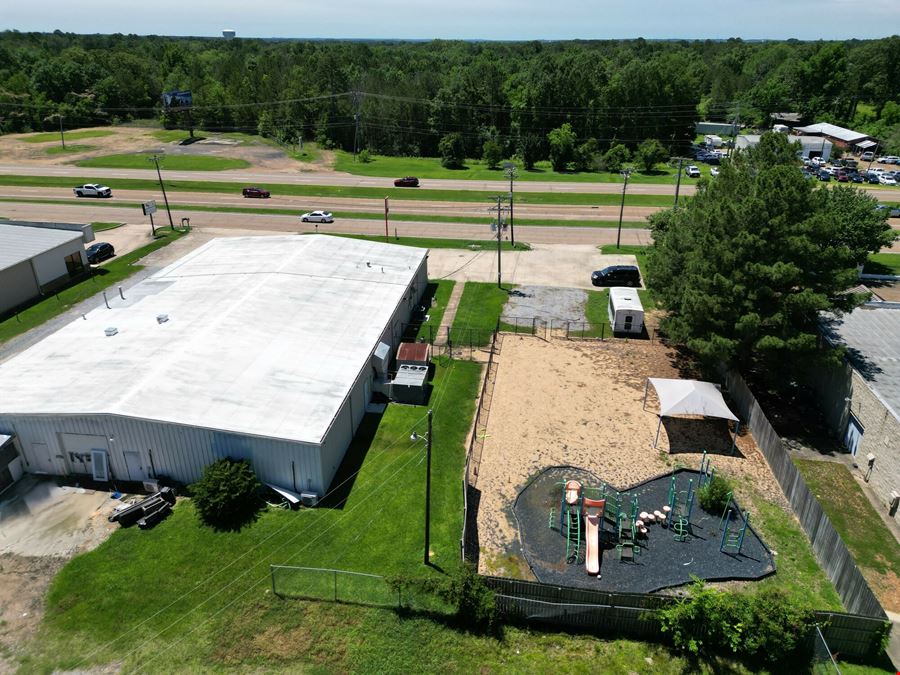 Warehouse with Visibility & Access - Highway 80