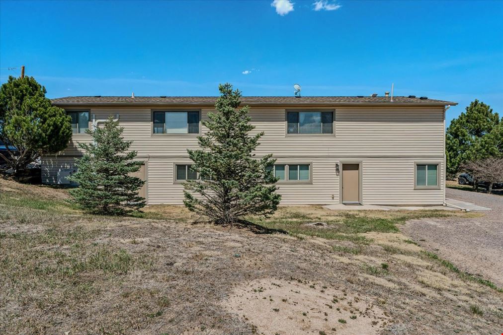 Multi-Tenant Office Building w Ample Parking