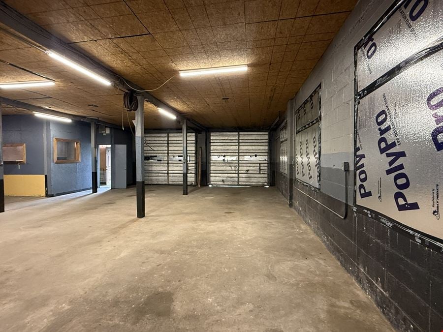 1,814 ± SF AUTO/RETAIL FOR SALE ON E. KEARNEY