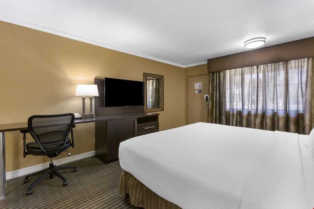 Best Western Royal Sun Inn & Suites