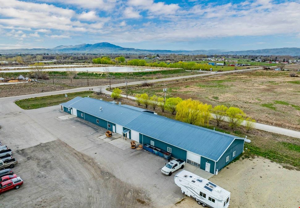 2447 W Highway 52