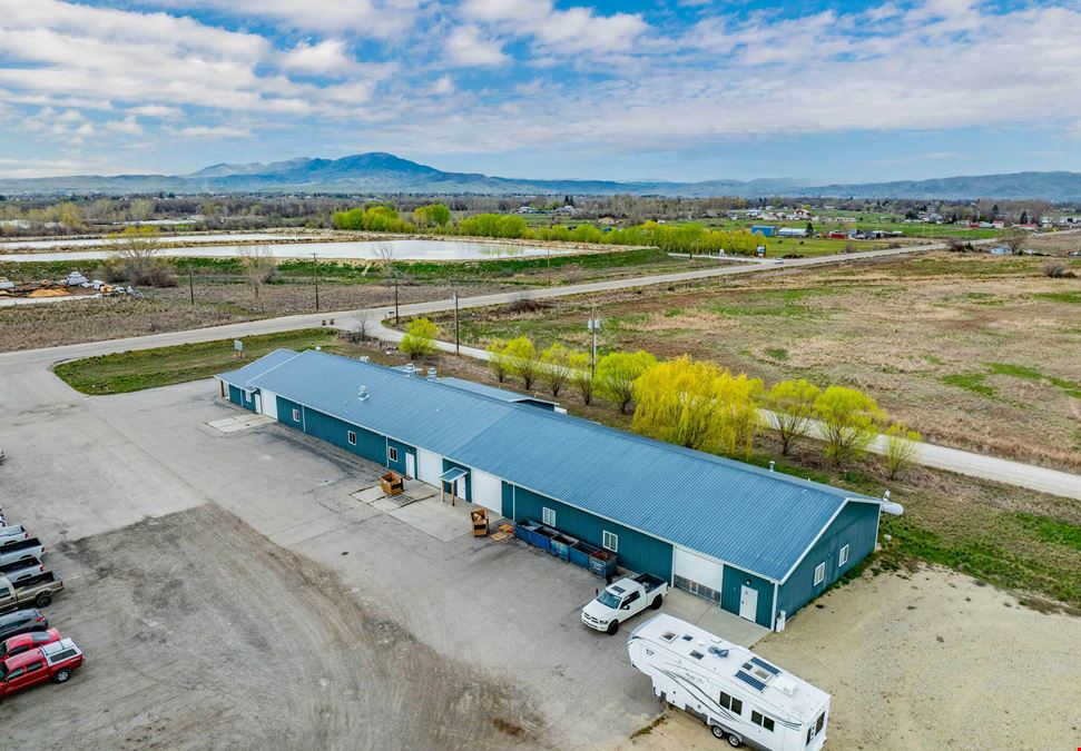 2447 W Highway 52