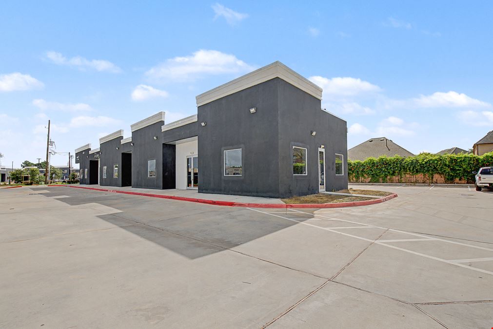 Modern Office Building in West Houston Submarket