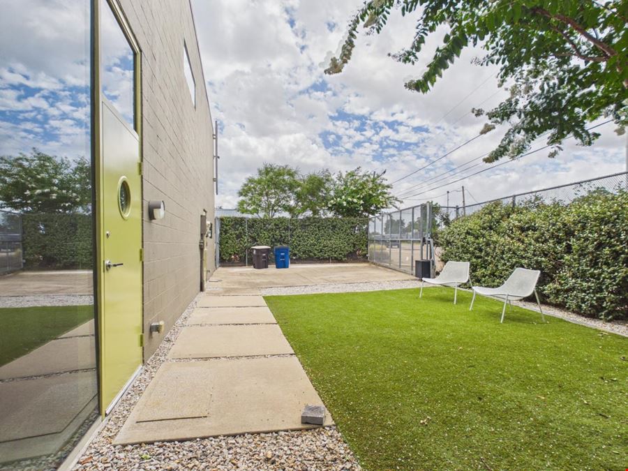 1111 Lagoon Dr