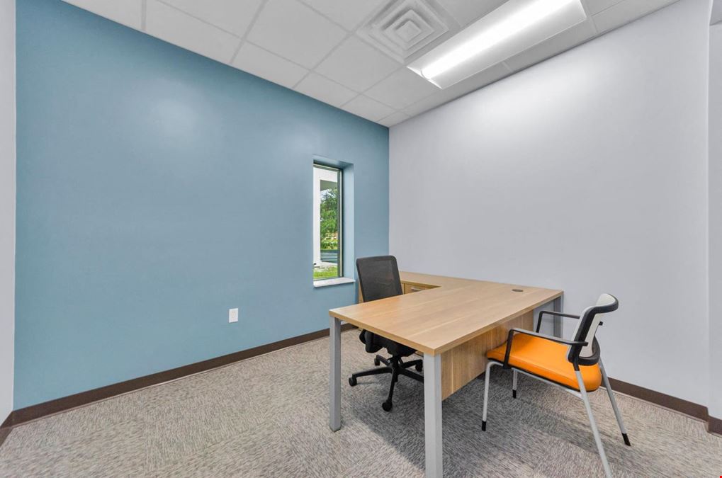 4,900sf Flex Space for Sublease in Largo, FL