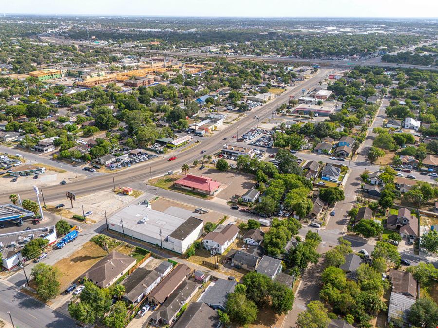 3,116 SF | Former Pizza-Hut | For Sale | 0.49 ± AC | Brownsville, TX