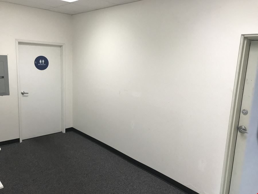 Retail/Office Available in Freestanding Commercial Retail Strip Center