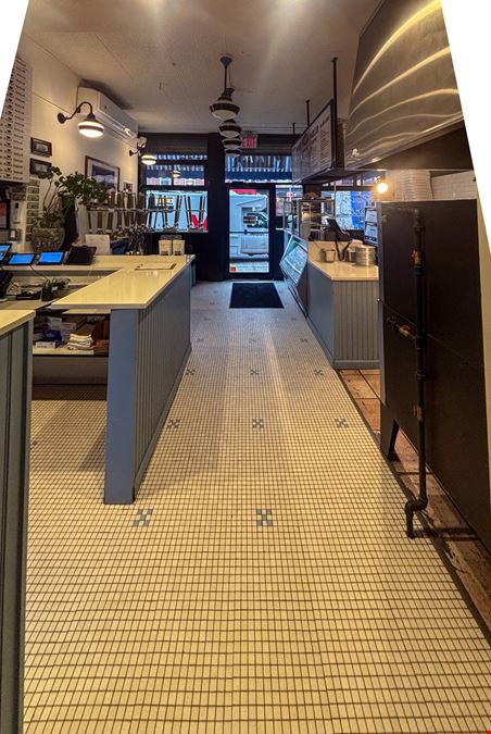 500 SF | 558 Driggs Avenue | Built Out Restaurant/Retail Space for Lease