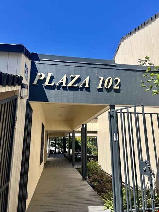 Plaza 102