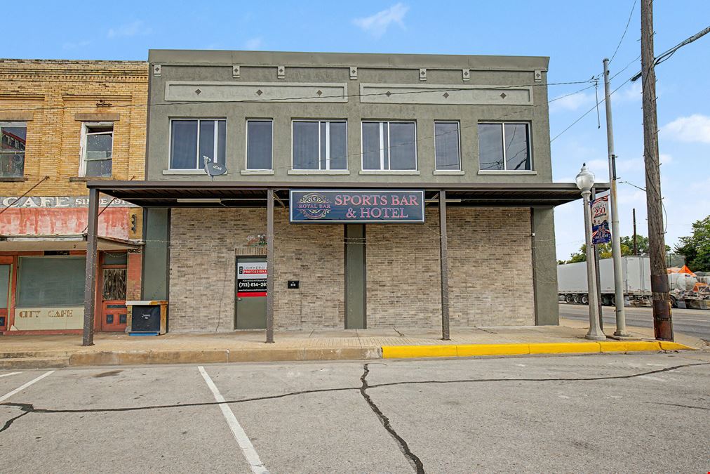 Corner-Lot Commercial Asset in Downtown Hearne