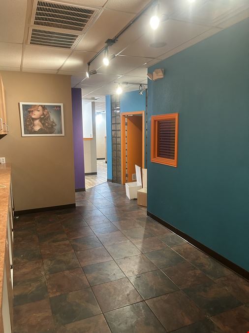 Roman Oaks Shopping Center - Suite B