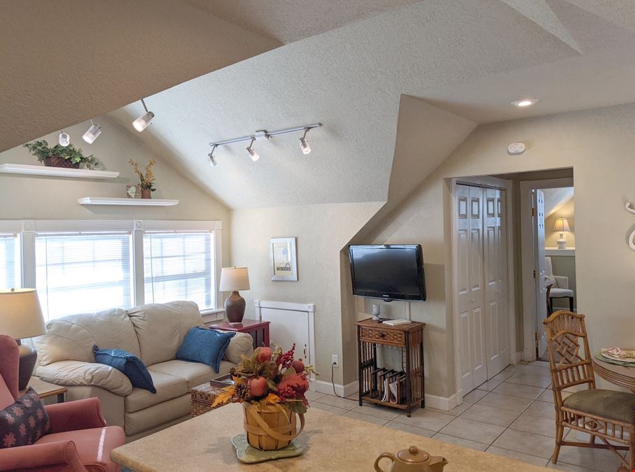 Victorian Oaks Apartments — 8-Unit Fully Furnished Multifamily | All Utilities Included | Bulverde, TX