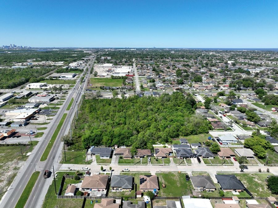 Chef Menteur Hwy Land