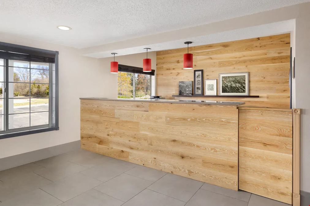 Institutional Seller | Country Inn & Suites Springfield