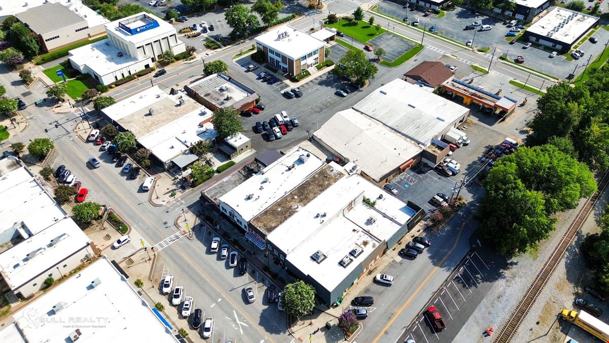 Warehouse/Showroom with Retail Frontage | ±7,554 SF | For Lease