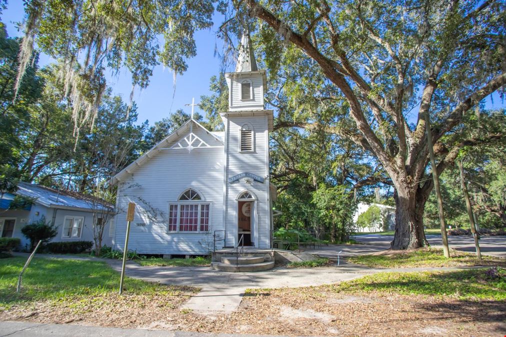 Welcome to the Historic Episcopal Church Sanctuary C-216