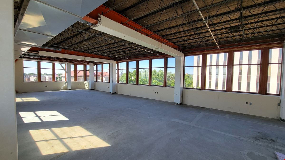401 E Broadway Ave