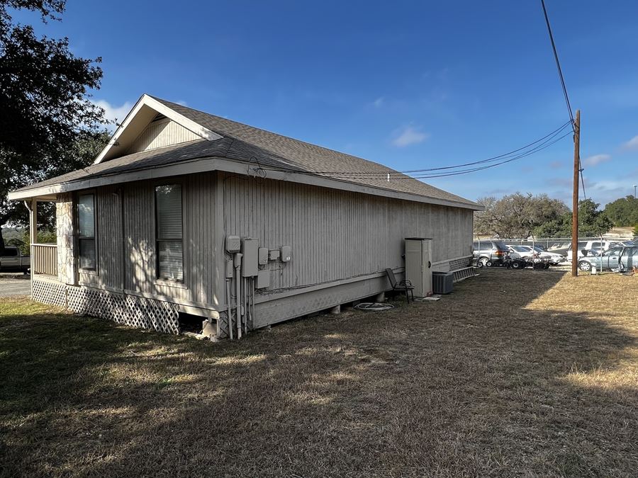 Commercial Building Well-Suited for Retail and/or Office Use